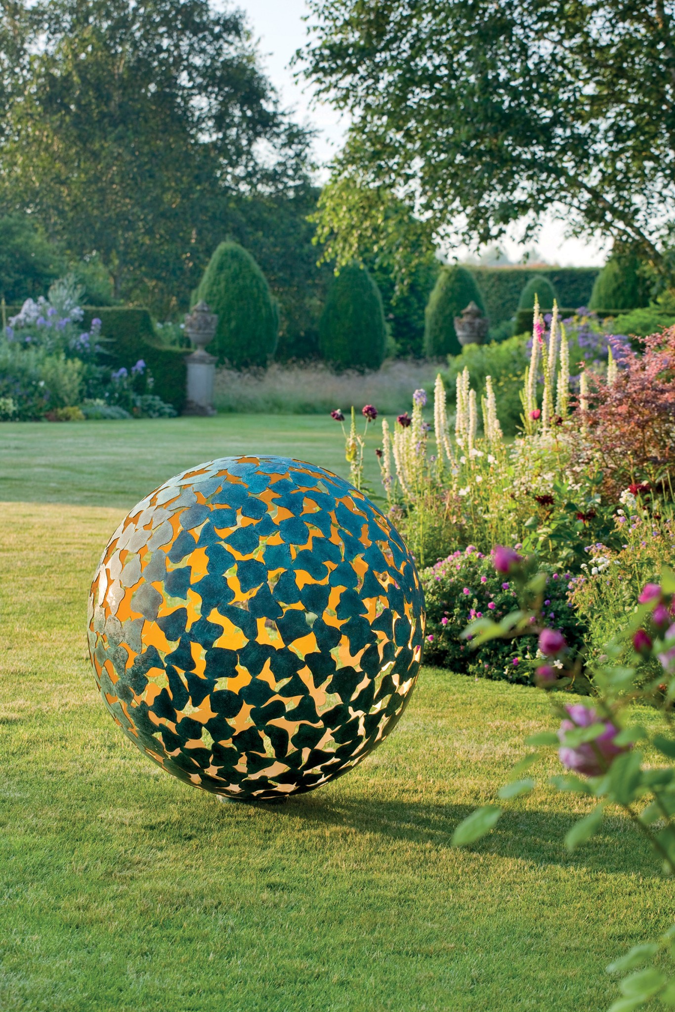 Geminus bronze sphere